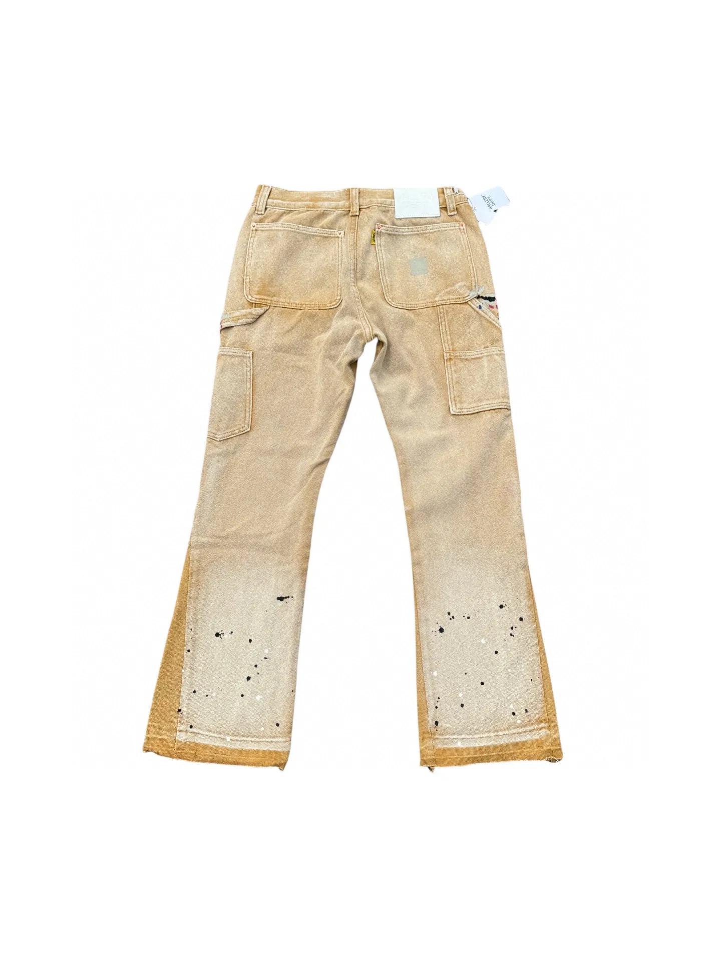 P250💰G91 GALLERY DEPT. Spliced ​​patches, ink-splashed denim bell-bottoms, washed distressed spliced ​​jeans, denim washing factory. During the process, the owner of the washing factory helped introduce a boss who once worked at the Levi OEM factory and then started his own business. This also paved the way for the following styles. Therefore, Levi's remodeled single product for the base plate is really familiar. Whether it is the fabrics supplied or the lathes used in production, there is nothing to choose from. -Color: Black -Size: S-XXL (corresponding to 28-36)